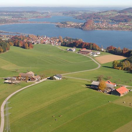 Baby- Und Kinderhof Aicherbauer Seeham Eksteriør billede