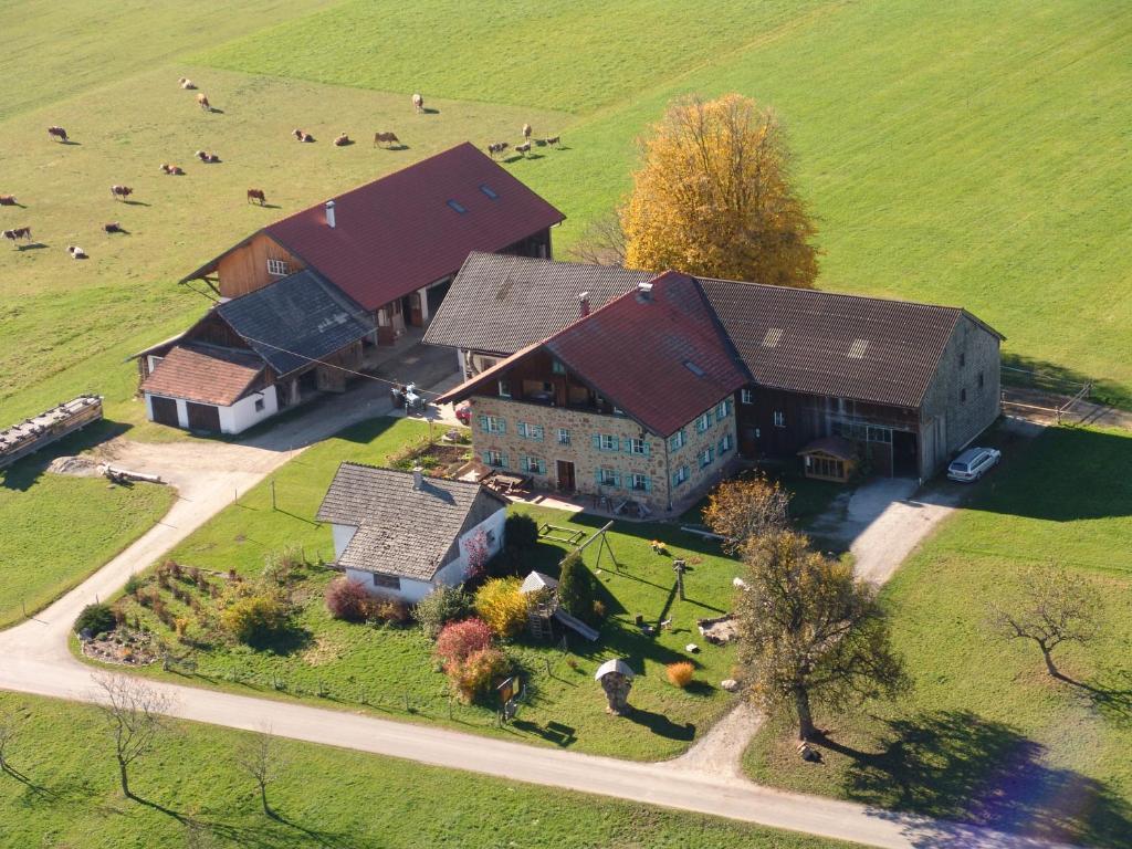 Baby- Und Kinderhof Aicherbauer Seeham Eksteriør billede