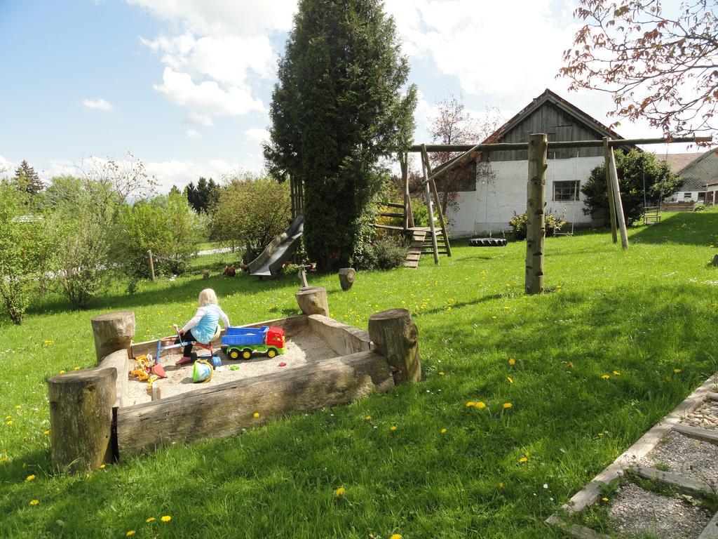 Baby- Und Kinderhof Aicherbauer Seeham Eksteriør billede