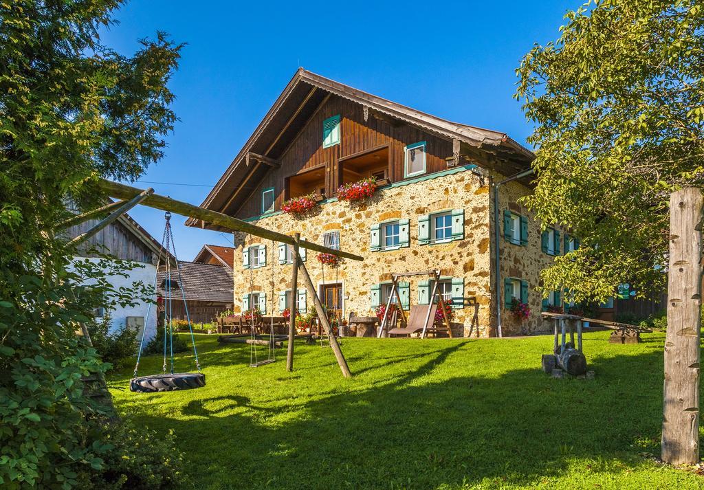 Baby- Und Kinderhof Aicherbauer Seeham Eksteriør billede